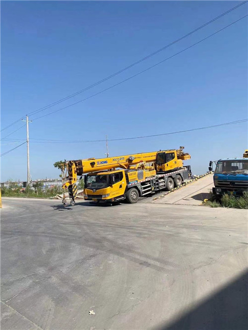 改则县吊车作业时，可能会产生哪些额外收费项目？