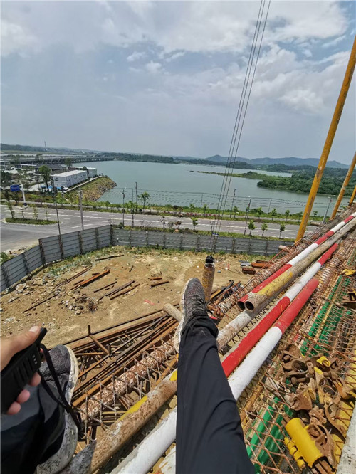 改则县作业中发生设备损坏或人员意外，责任怎么划分？