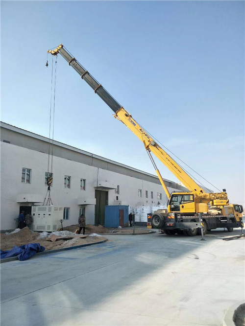 改则县“超载就喊停”—— 吊车的 “重量保镖” 技术