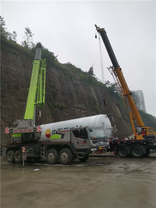 改则县“不怕风雨冻”—— 吊车的 “恶劣环境适应” 技术