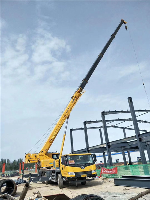 改则县超高层建筑钢结构吊装案例